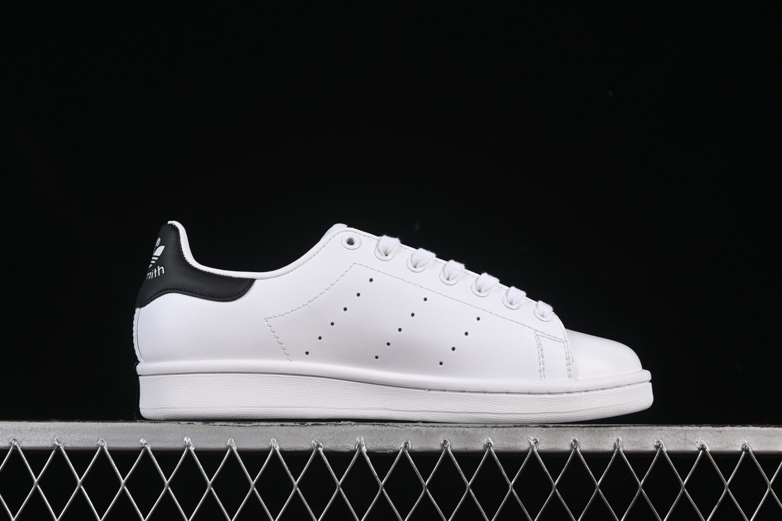 adidas Originals Women's Swift Run Sneaker - Image 3