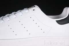 adidas Originals Women's Swift Run Sneaker - Image 5