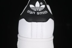 adidas Originals Women's Swift Run Sneaker - Image 2